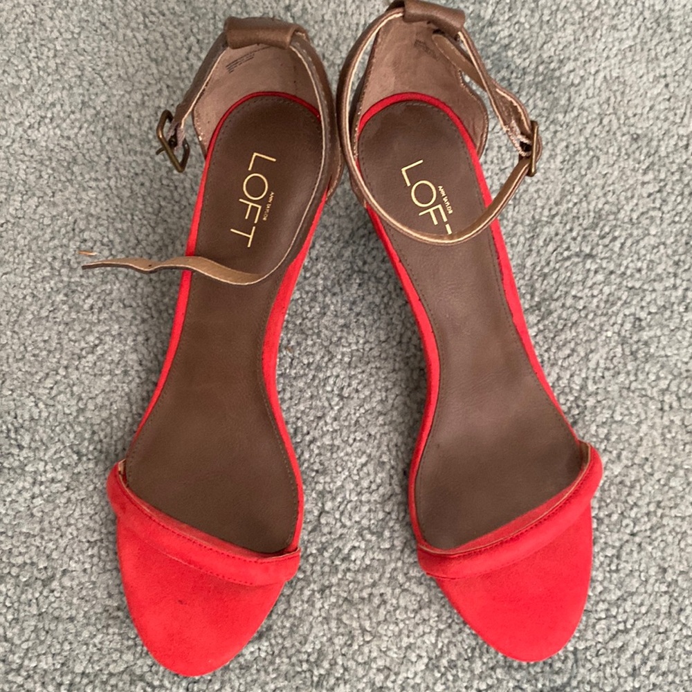 LOFT, 8M red and brown faux suede open toe heels